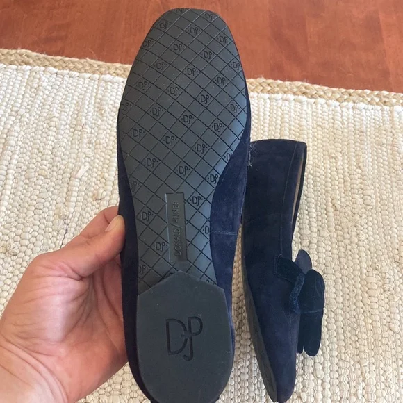 NWOB Donald Pliner Harriet Blue Suede Leather Loafer With Bow. Marked 9M - Picture 4 of 6